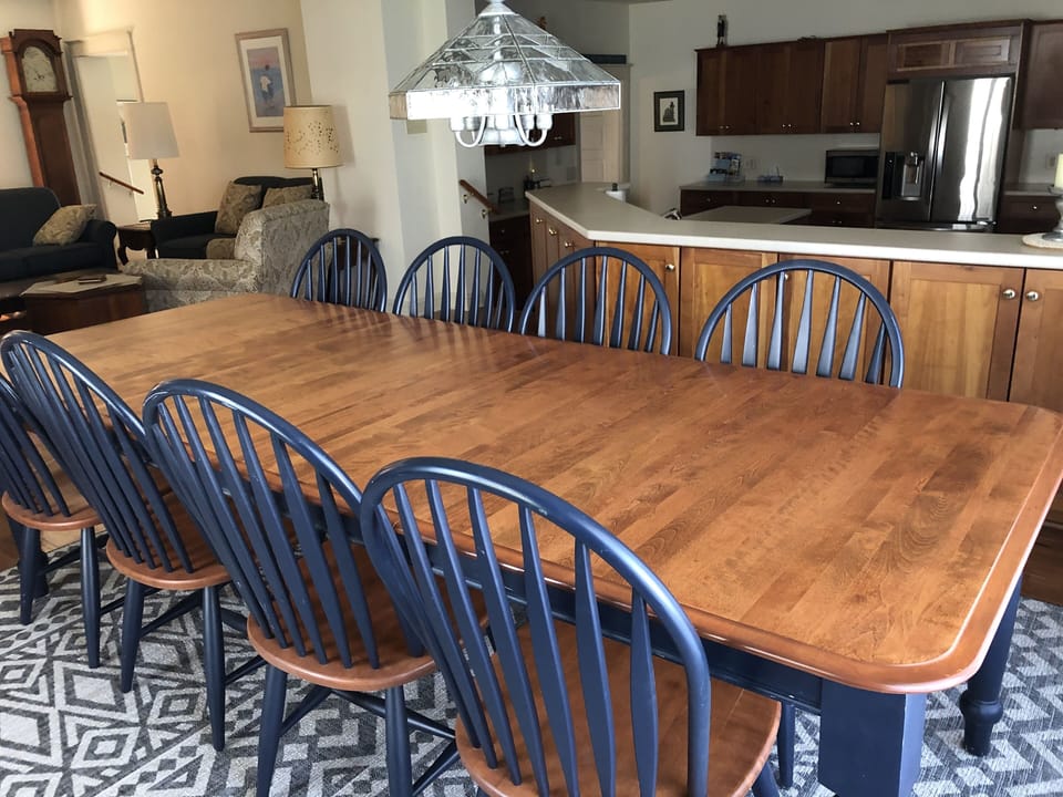 Great room table - seats 10