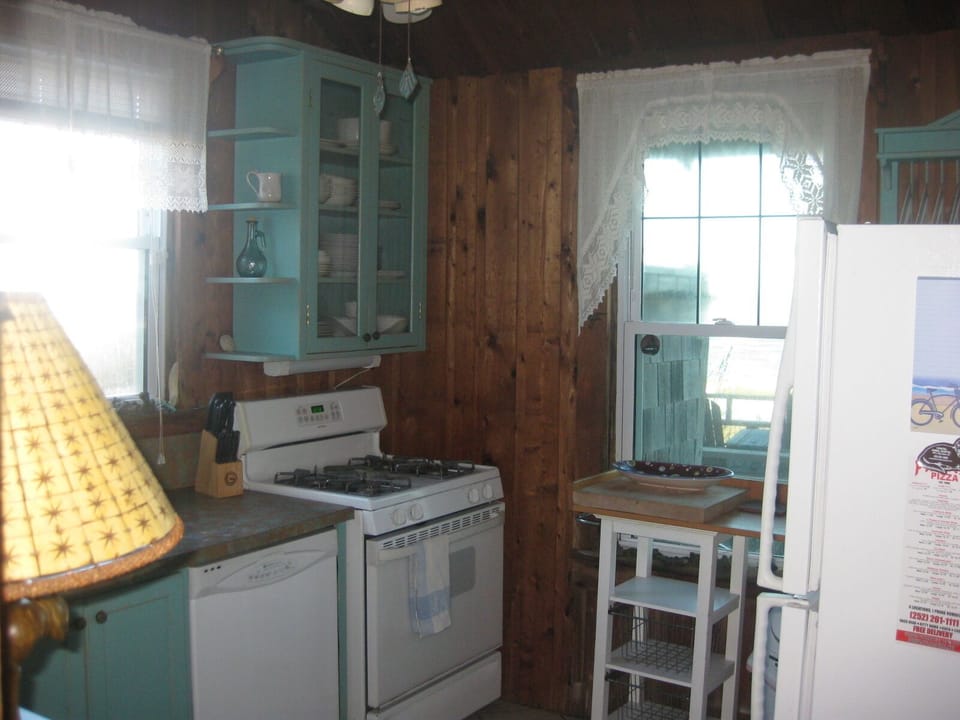 2nd floor kitchen with pantry and large ice maker