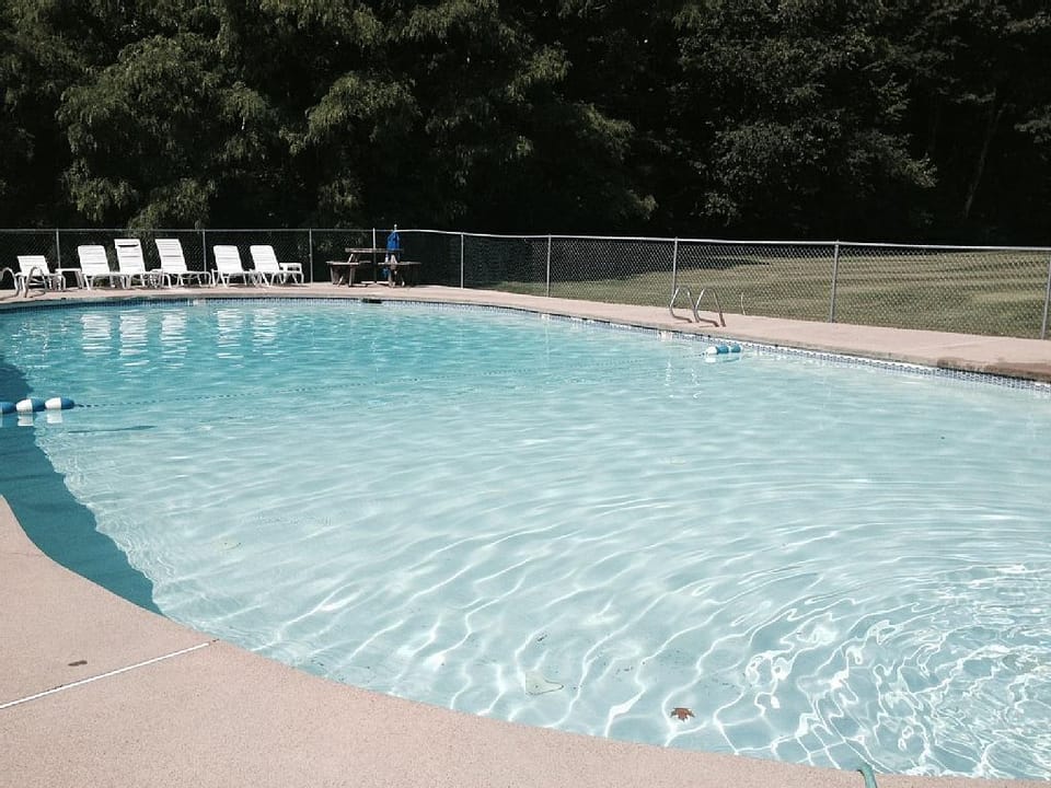 Linderhof Country Club pool