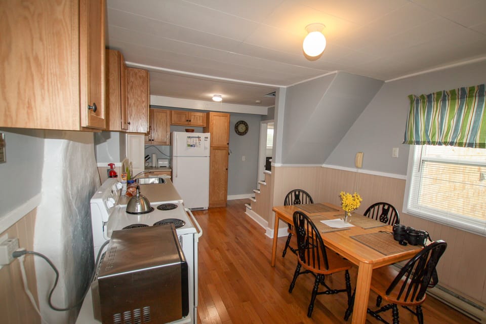 Kitchen and Dining 