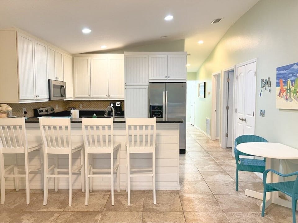 Kitchen and Bar