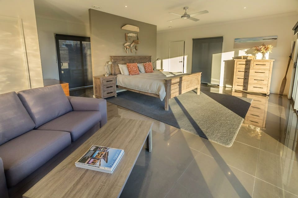 Main king bedroom