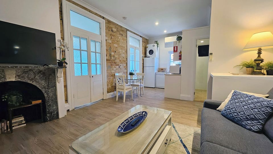Apartment 8 - The Coachhouse (240)