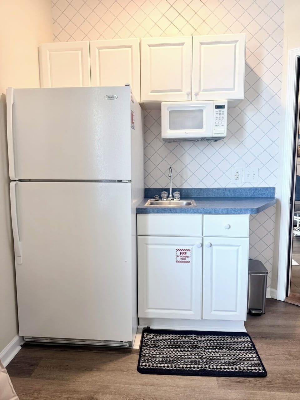 Kitchenette w/ Microwave, Refrigerator & Wet Bar 