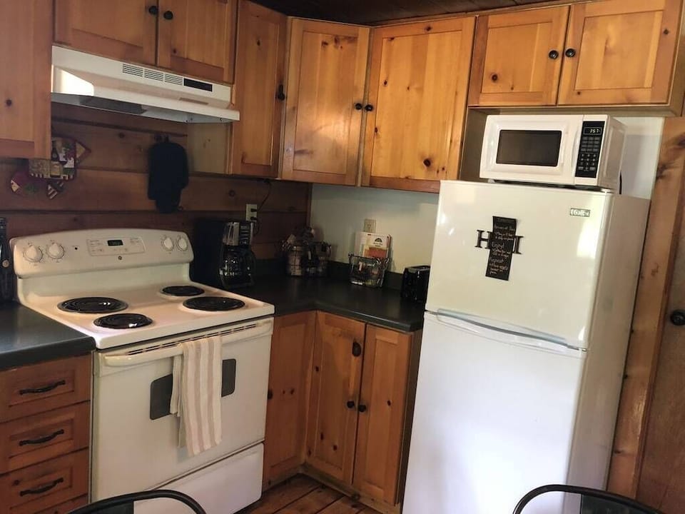 Full kitchen
