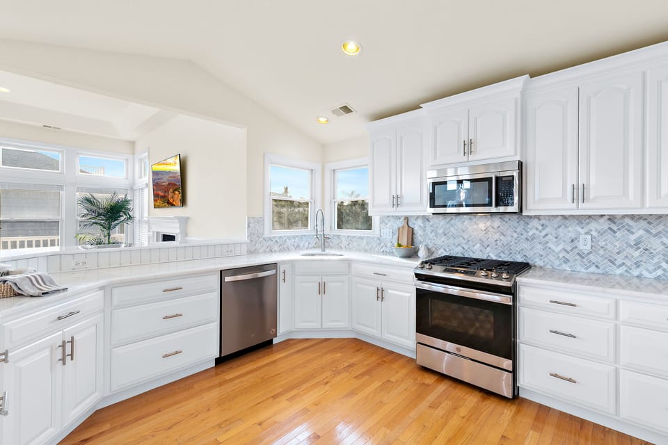 Fully Stocked Kitchen