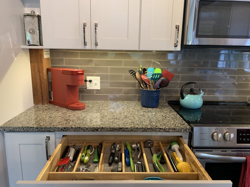 Well equipped kitchen utensils
