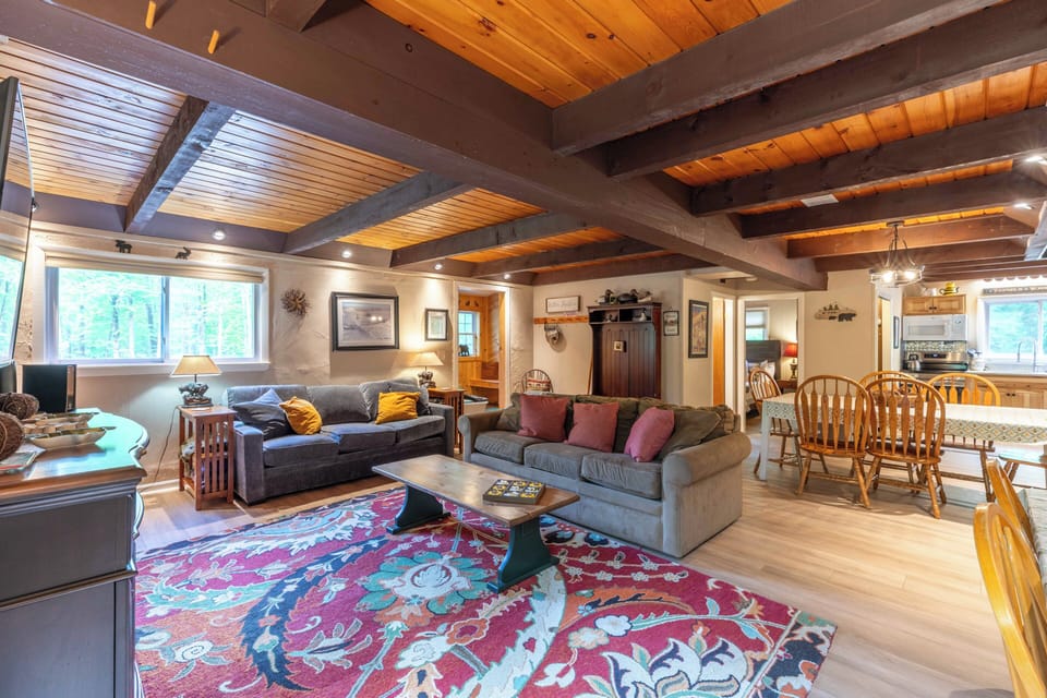 open living room to kitchen