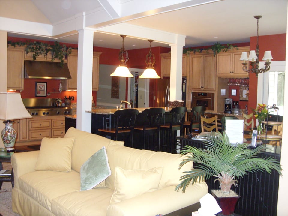 Plenty of seating in this large kitchen and dining area plus formal dining room.