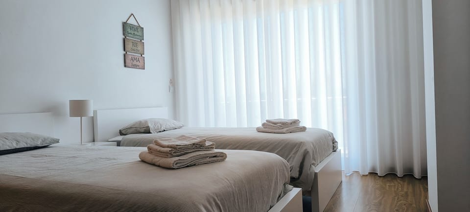 Quarto 3  ( 2 Camas Solteiro ) 