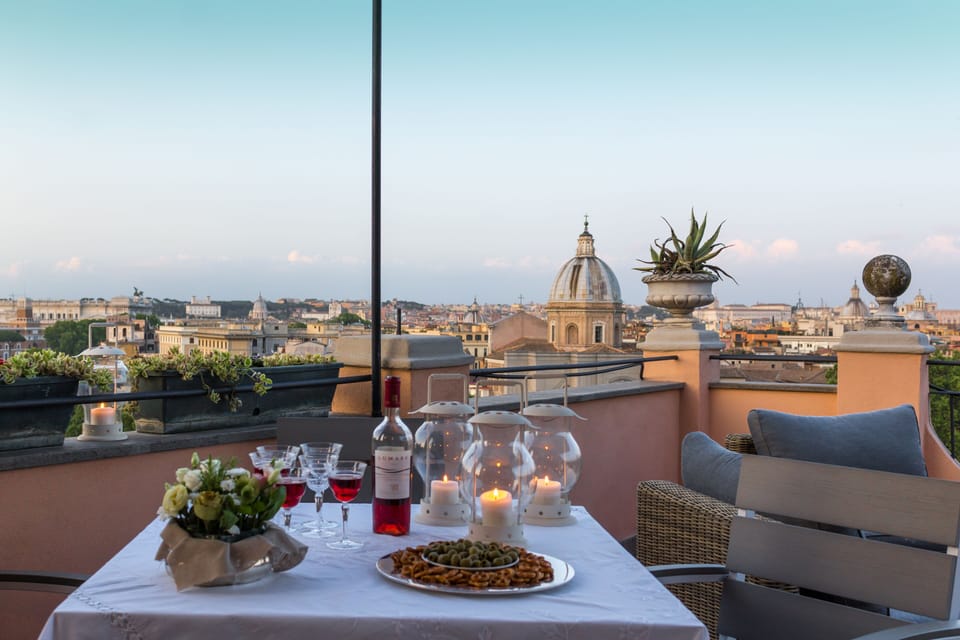 Terrace with a spectacular view of the entire Ancient Rome