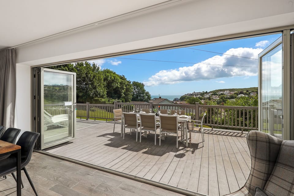 Hot Tub, Sea Views and Log Burner