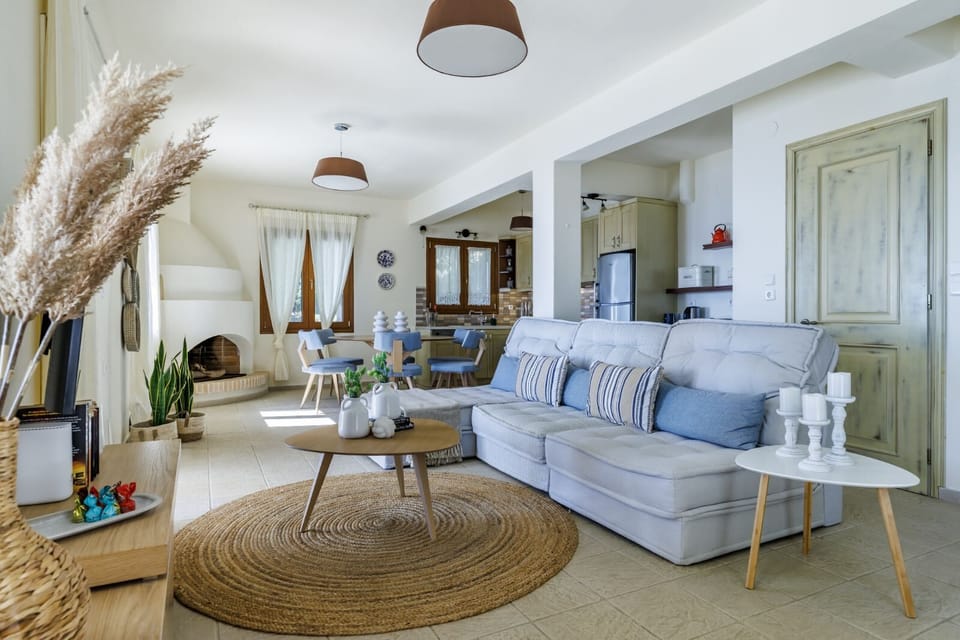 open plan living room, dinning area, kitchen