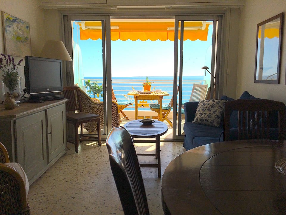 Sea view from the dining table