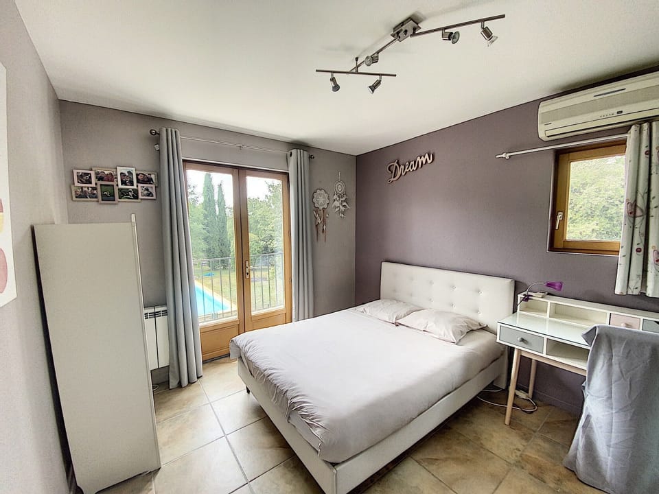 Second bedroom