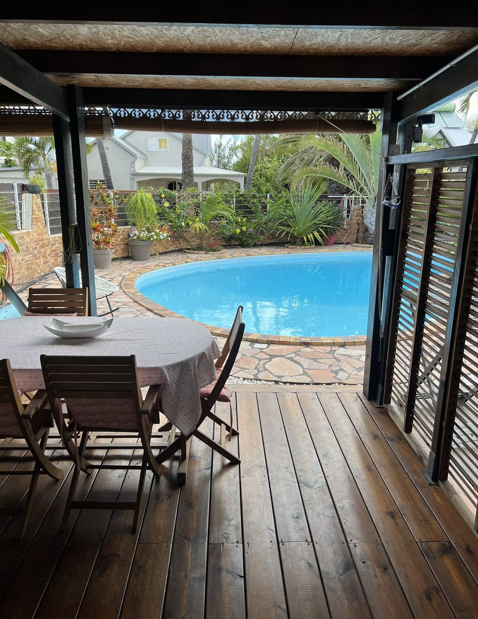 Outdoor dining