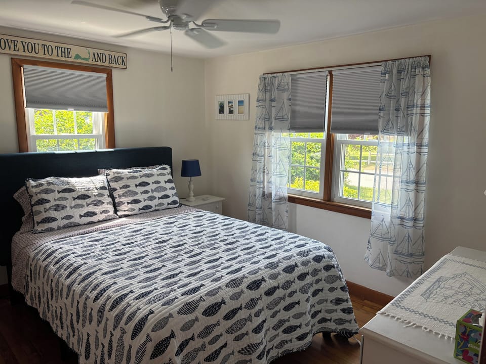 Front bedroom with queen bed