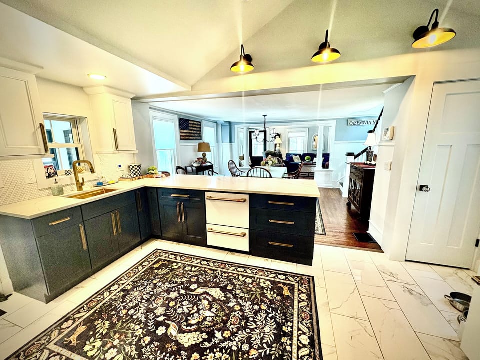 Open kitchen/dining combo room