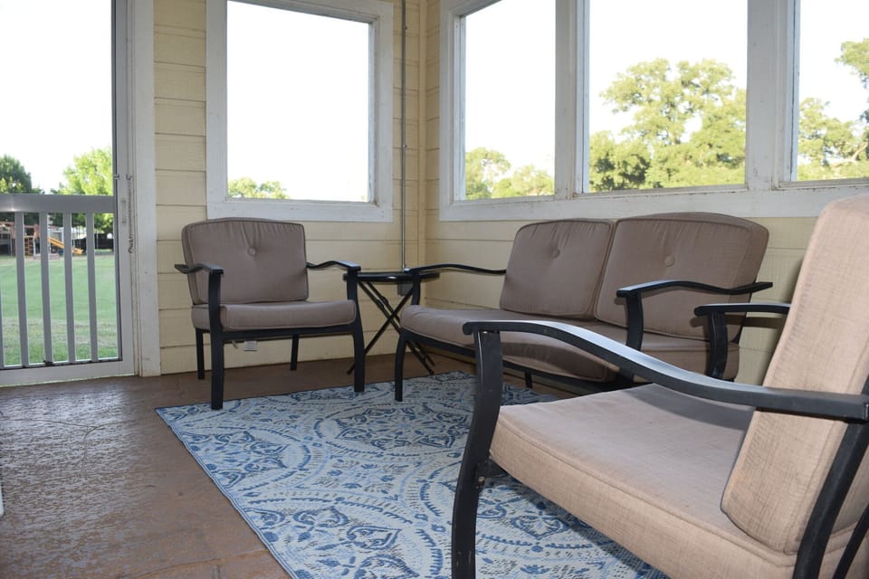 Screened in porch