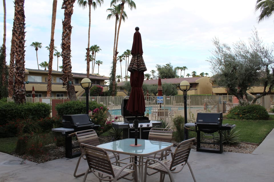 Grilling/BBQ Area /Heated Pool