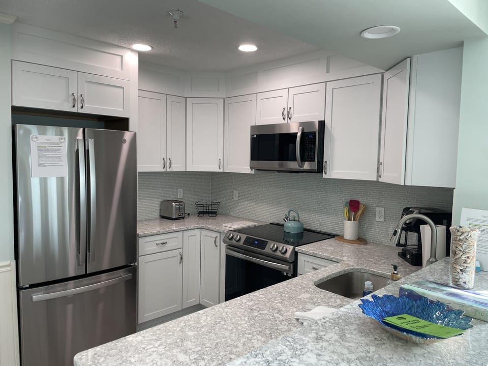 New Kitchen with Quarz Countertop