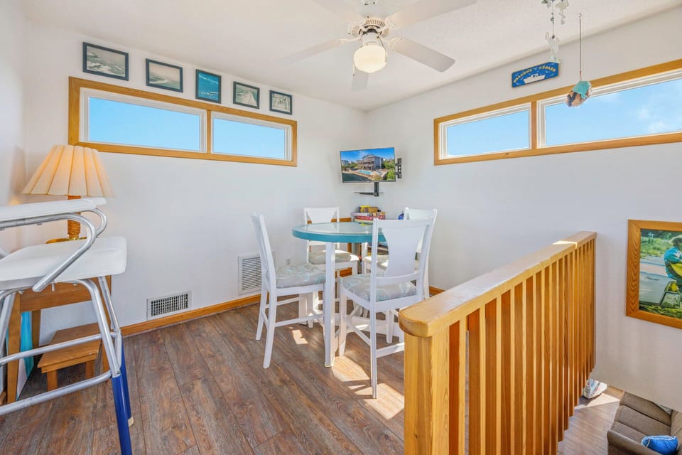 Surf or Sound Realty - 854 - Crewe's Nest - Loft