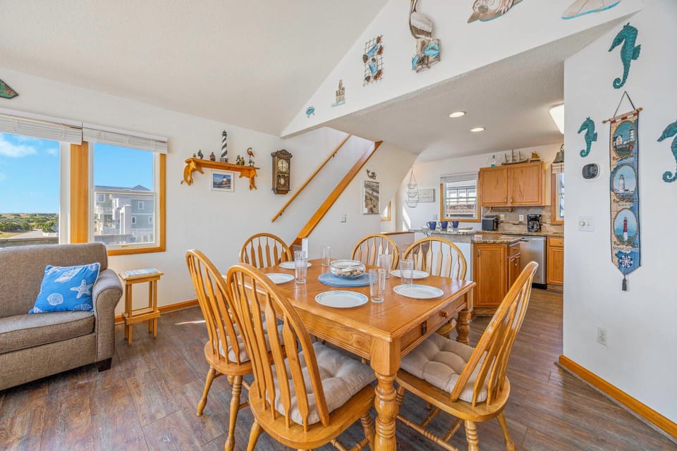 Surf or Sound Realty - 854 - Crewe's Nest - Dining Area -2