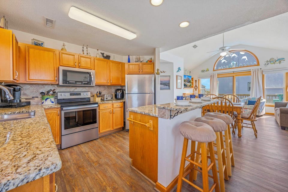 Surf or Sound Realty - 854 - Crewe's Nest - Kitchen -1