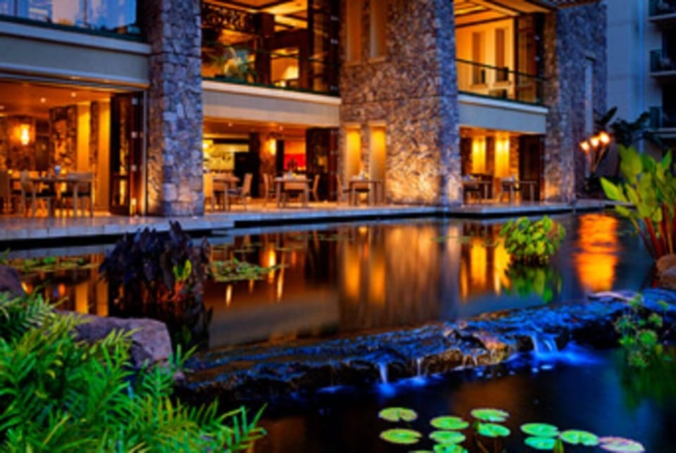 3 Restaurants on property!