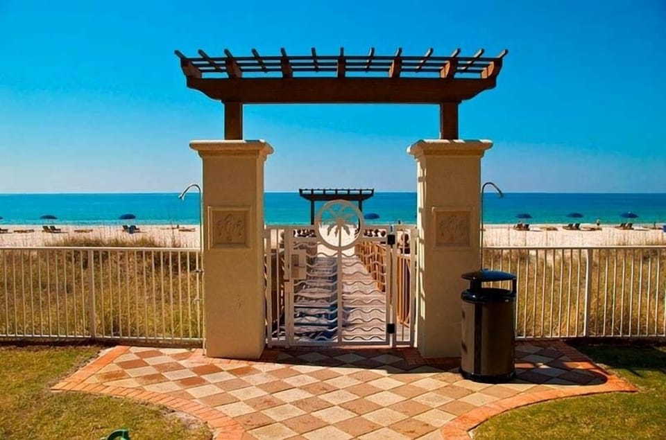 Gateway to beach!