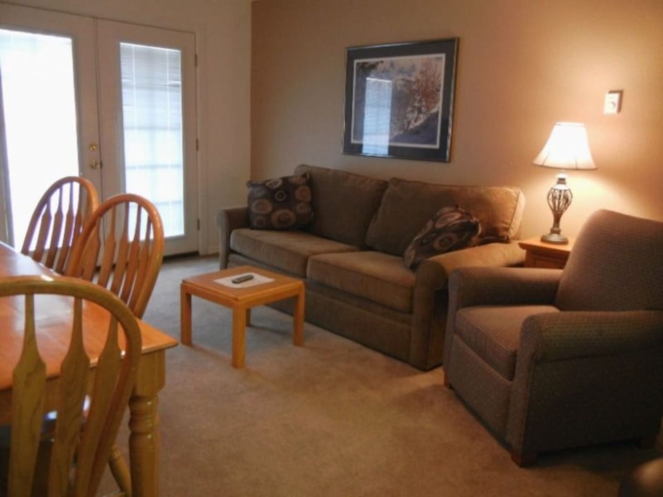 Cozy living/dining area