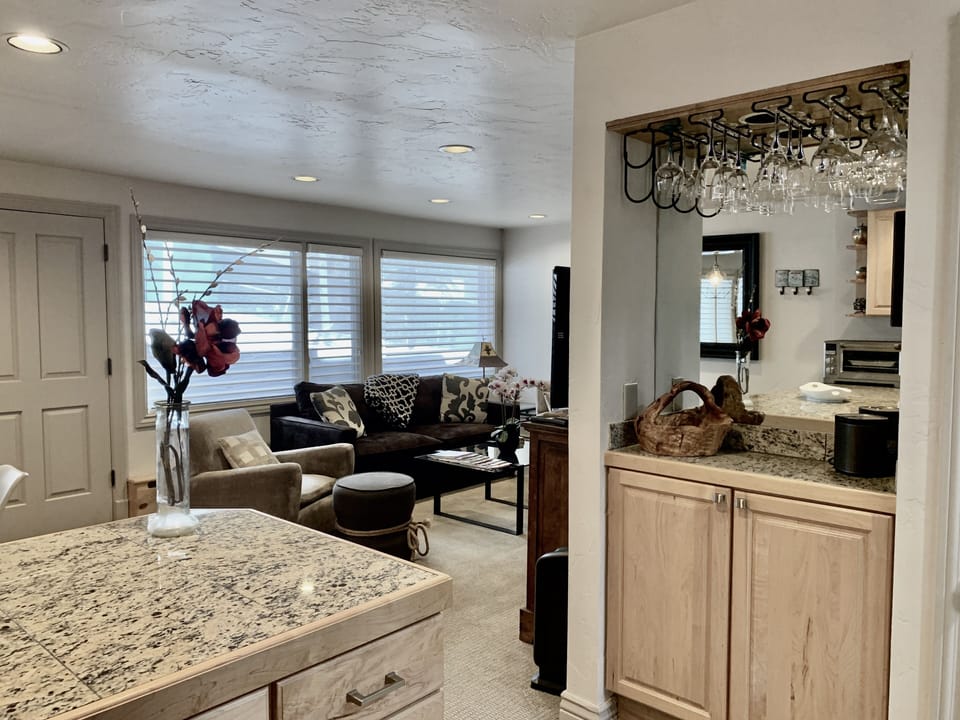 Small bar across from Kitchen counter