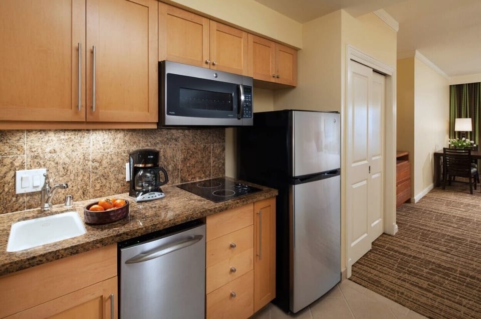 Studio Kitchenette
Fully Equipped, Cookware, Dishes, Utensils, Etc.