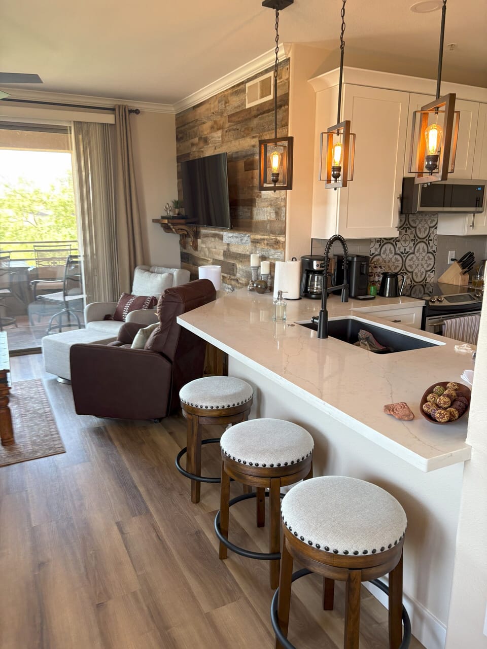 Breakfast bar