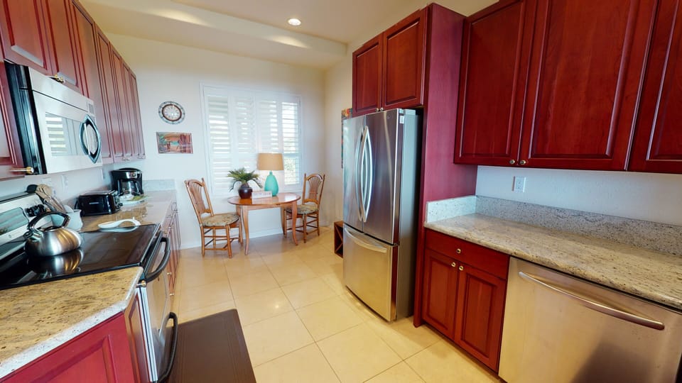 Well equipped kitchen with lots of spices, oils and essentials included