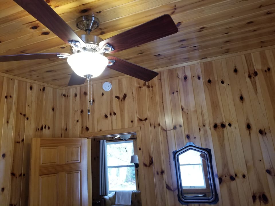 Twin bedroom