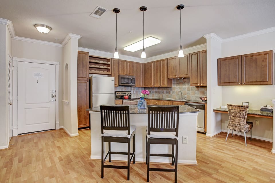 Extra counter space/Snack area on the island. 
