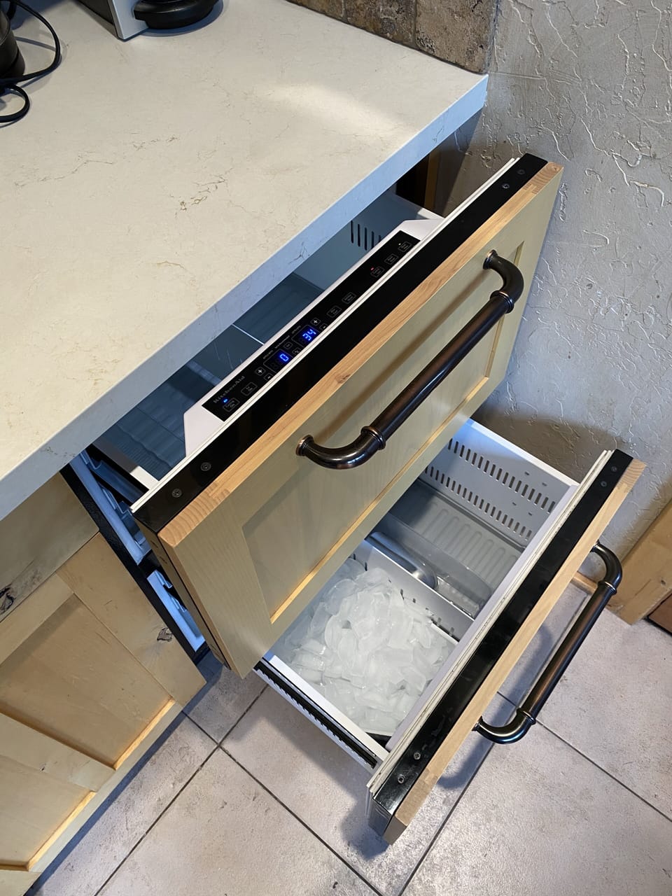 REFRIGERATOR DRAWERS WITH ICEMAKER