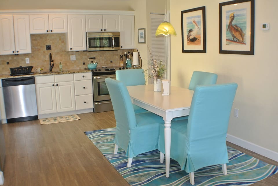 Unit A Dining/kitchen
