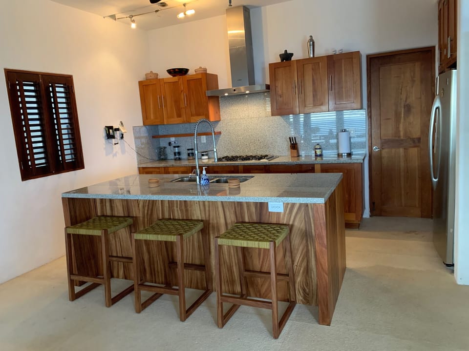 Kitchen and Center Island Seating