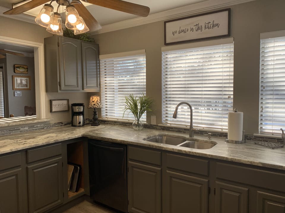 More kitchen
