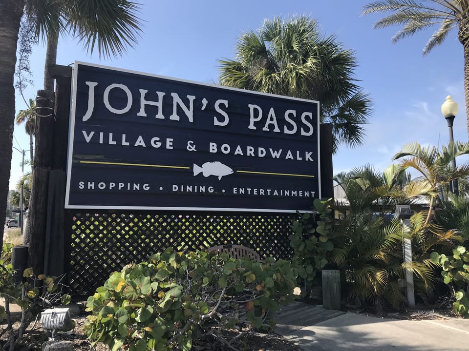 John's Pass few min away with shops, restaurants, fishing, boating, jet skiing .