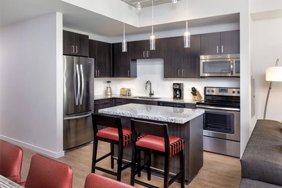Fully Equipped Kitchen.  Dining Table and Counter Top Seats 