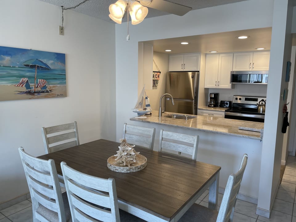 New kitchen w/granite and new table