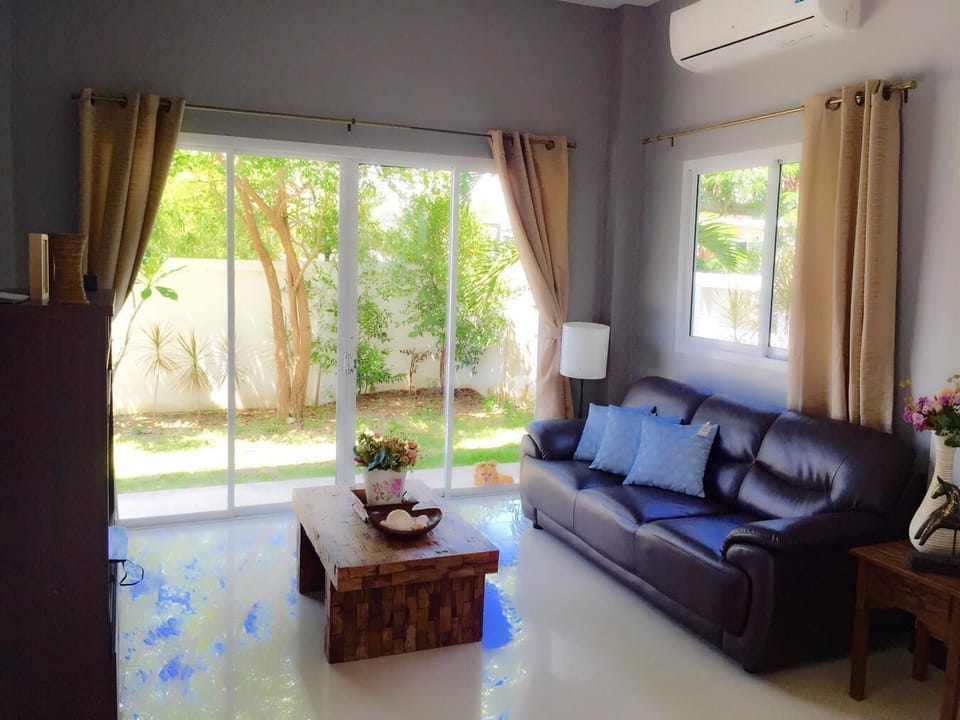 2 Bedroom house for 6 pax