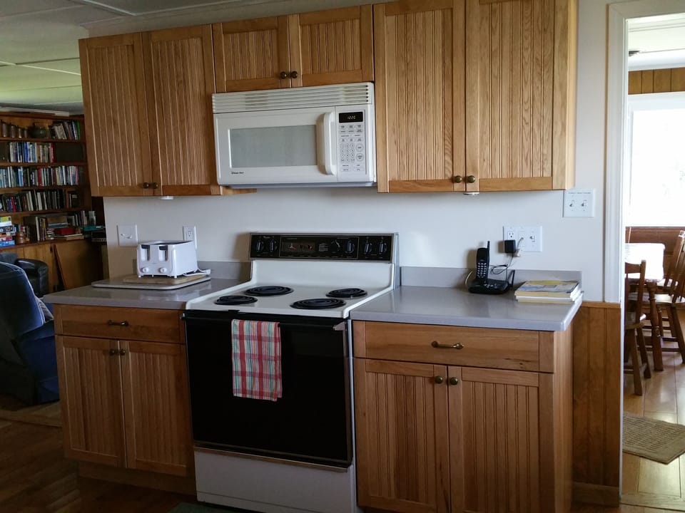 Stove, microwave