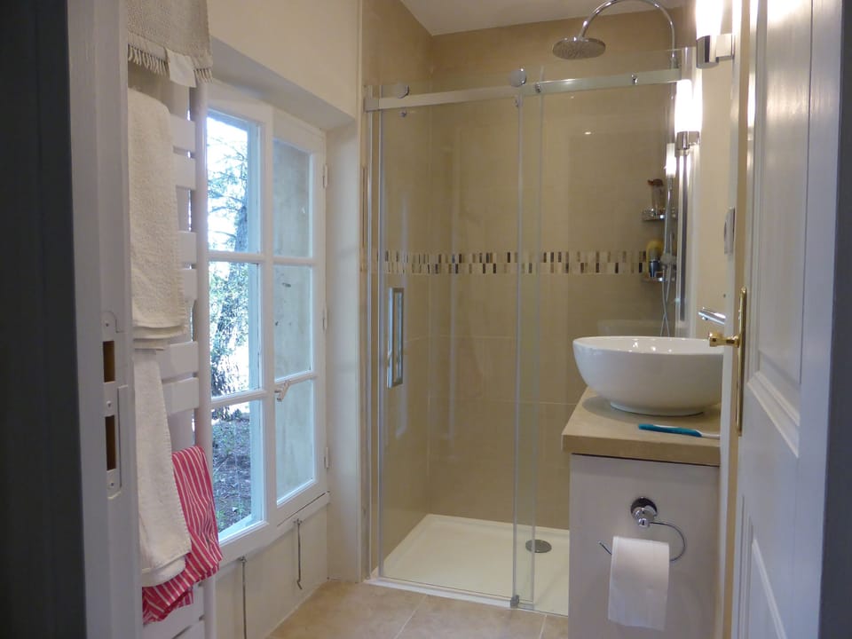 ensuite shower room
bedroom 1
