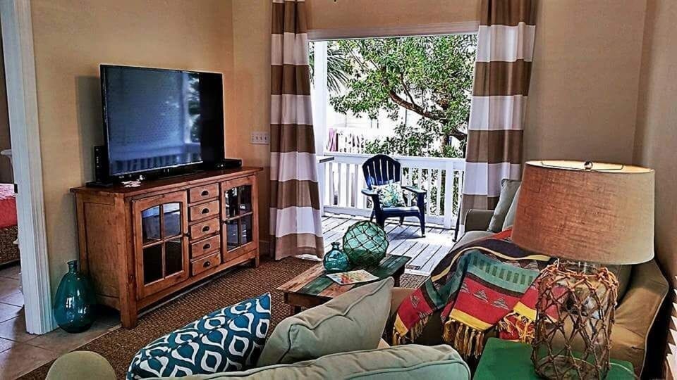 large pull out sofa and chair,55 plasma tv