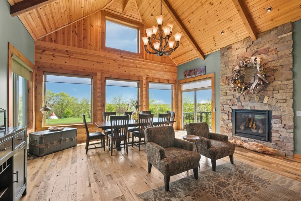 Knotty pine ceilings and barnwood floors