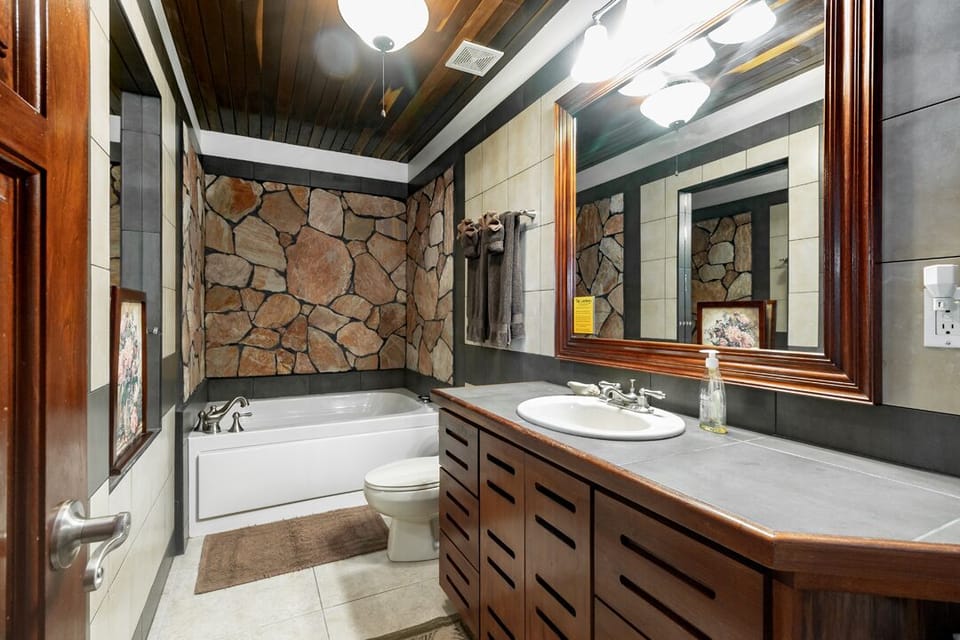 Large soaking tub in the master bathroom
